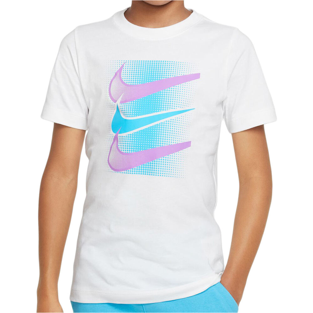 Nike camiseta manga corta niño U NSW TEE CORE BRANDMARK 4 vista frontal