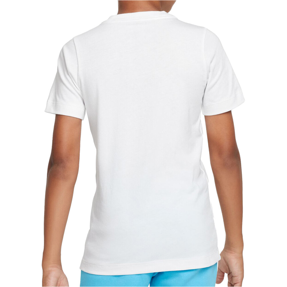 Nike camiseta manga corta niño U NSW TEE CORE BRANDMARK 4 vista trasera