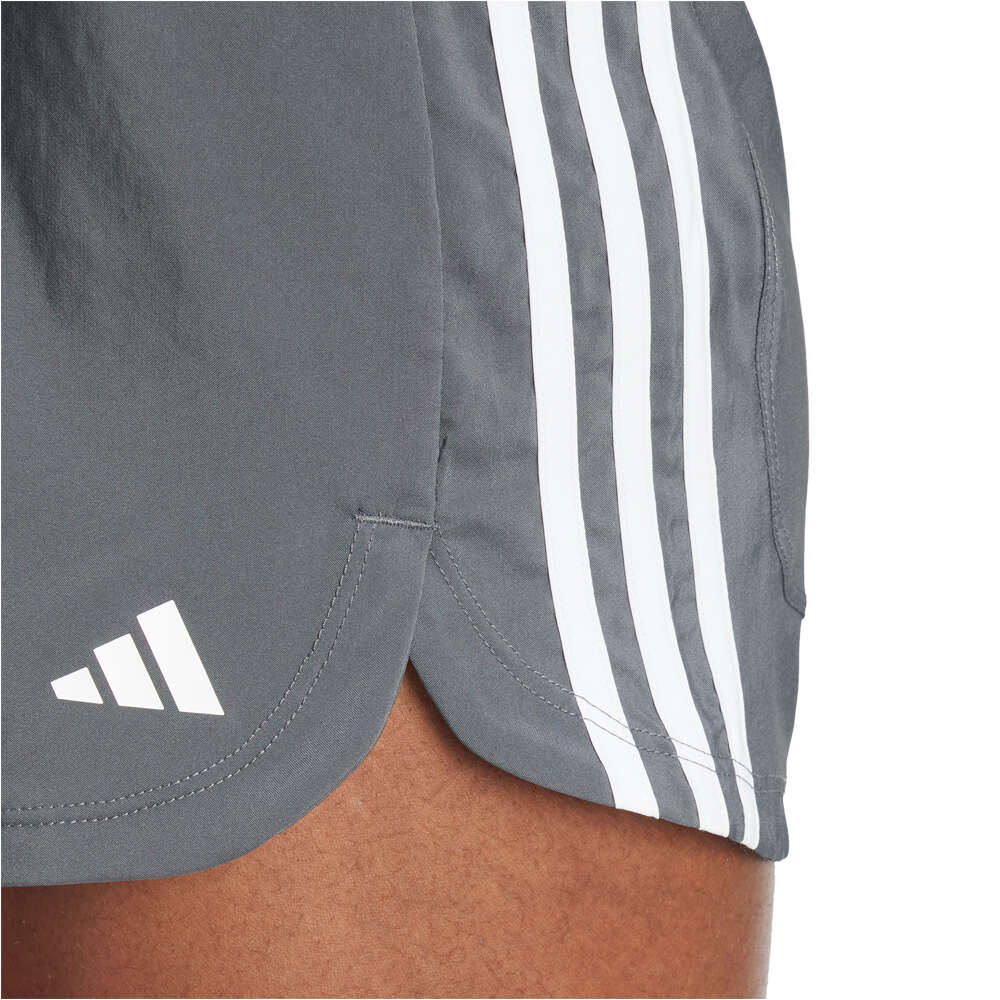 adidas pantalones y mallas cortas fitness mujer PACER WVN HIGH 03