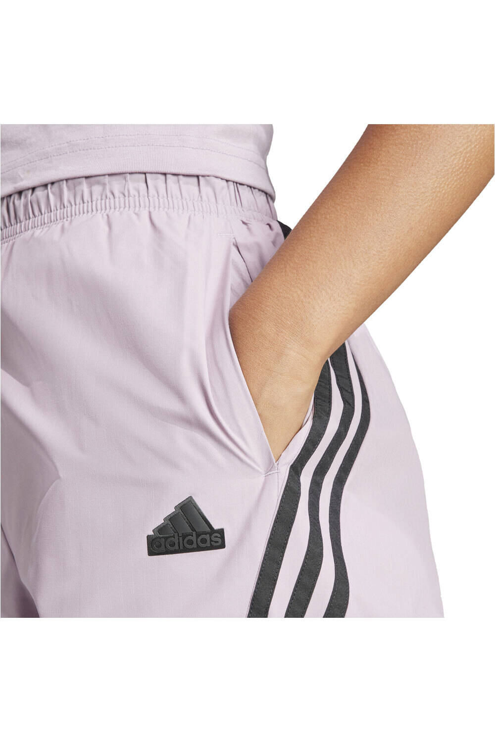 adidas pantalón corto deporte mujer W FI 3S WVN SHO vista detalle